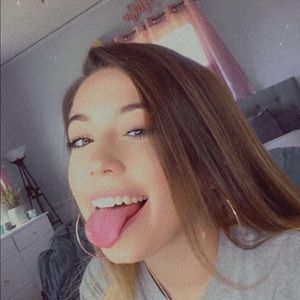 Meet your Posher, April